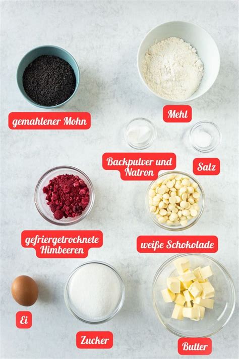 Zutaten: Butterkekse, Himbeeren, weiße Schokolade