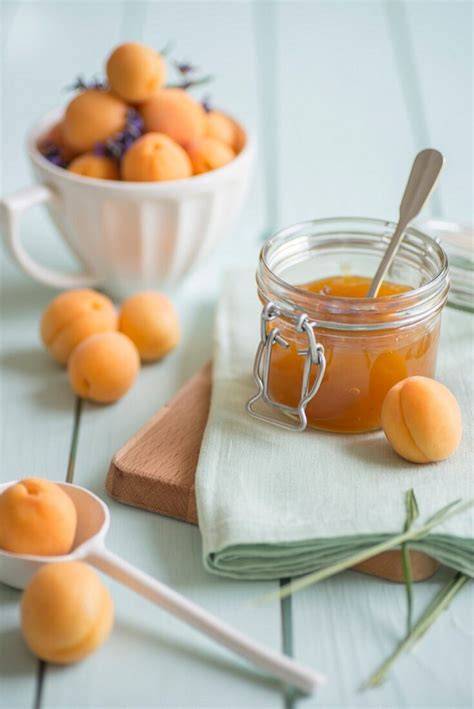 Zutaten: Quitten und Aprikosen frisch zubereitet für Marmelade