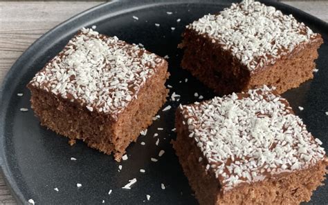 Zutatenübersicht für Schoko Kokos Schnitten