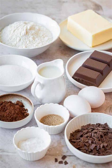 Zutaten Schokokuchen: Butter, Schokolade, Backkakao, Eier