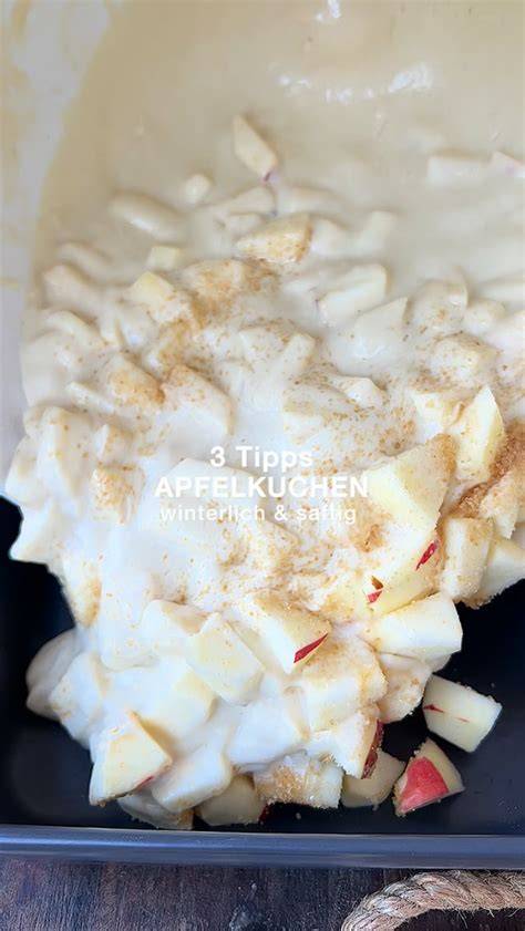 Zutaten für Apfel Cornflakes Kuchen: Äpfel, Butter, Zucker, Eier, Mehl, Cornflakes