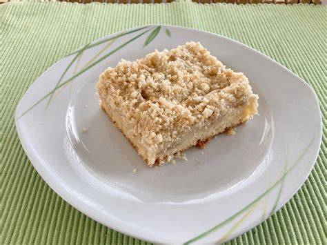 Zutaten für Apfel-Schmand-Kuchen: Äpfel, Schmand, Zucker, Streusel