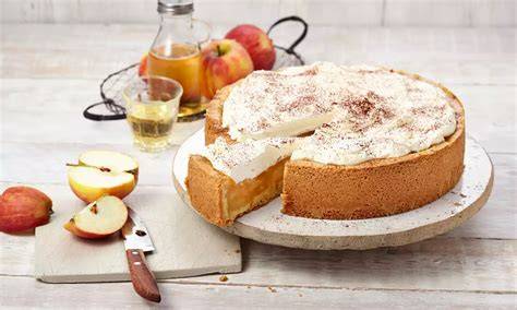 Zutaten für Apfelwein-Kuchen: Lageräpfel, Apfelwein und Streuselzutaten