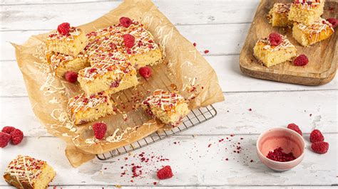 Zutaten für Blechkuchen mit weißer Schokolade