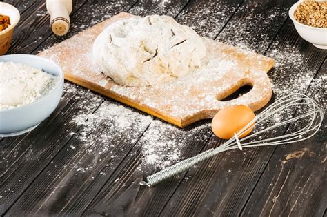 Zutaten für Blechkuchen und Vorbereitung des Teigs
