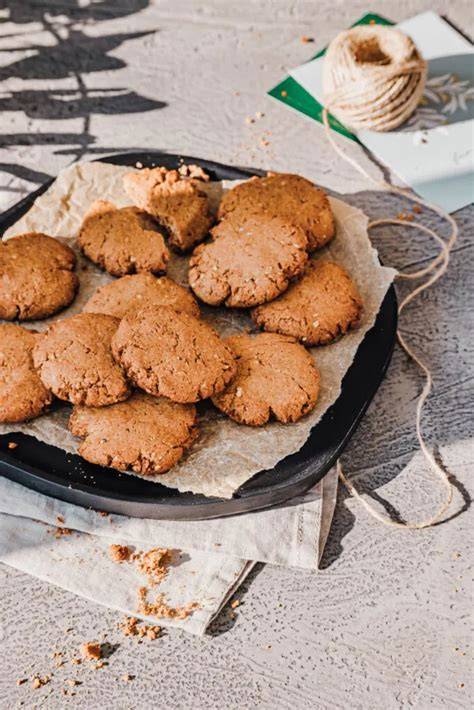 Zutaten für Dinkelkekse ohne Zucker: Banane, Dinkelmehl, Butter, Möhre