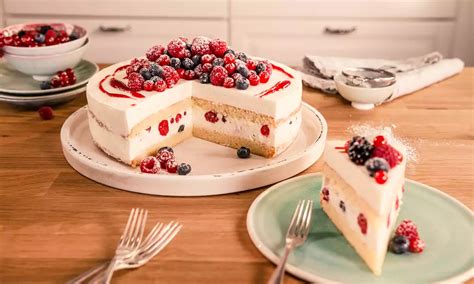 Zutaten für Käse Sahne Torte mit Beeren