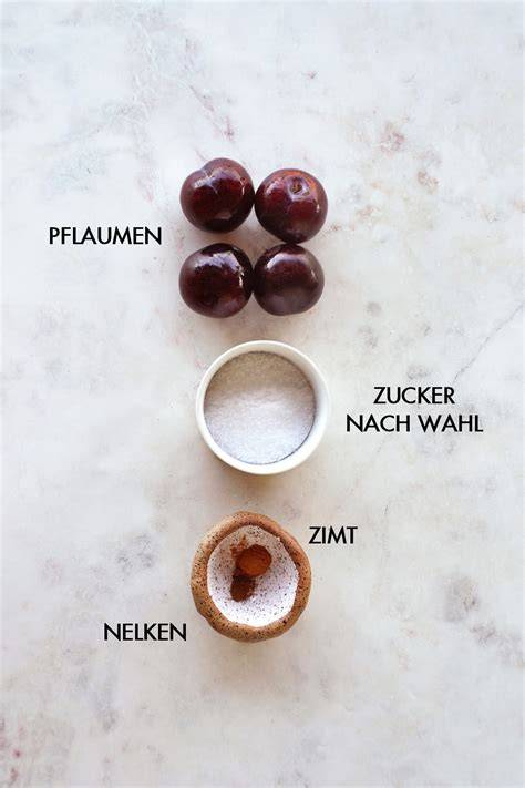 Zutaten für Lebkuchen, Pflaumenmus und Gewürze