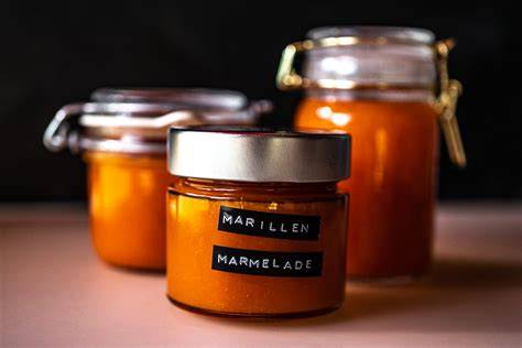 Zutaten für Marillenmarmelade: Marillen, Zitronen, Gelierzucker