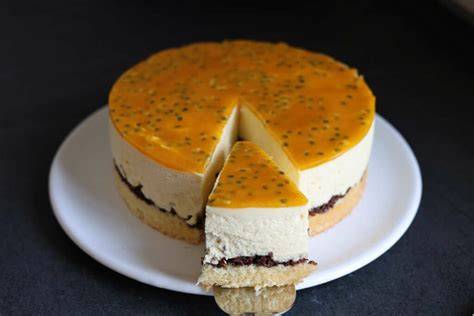 Zutaten für Passionsfrucht Mousse Torte in einer Übersicht