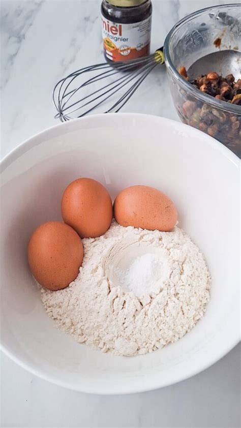 Zutaten für Rumkuchen artgerecht angeordnet
