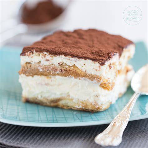Zutaten für Tiramisu Torte ohne Ei: Mascarpone, Sahne, Kaffee, Löffelbiskuits