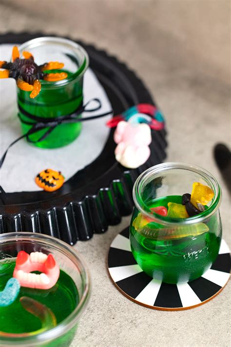 Zutaten für bunte Halloween Wackelpudding Dessertschale