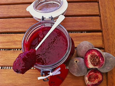 Zutaten für die Herstellung von Weinbergpfirsich Marmelade
