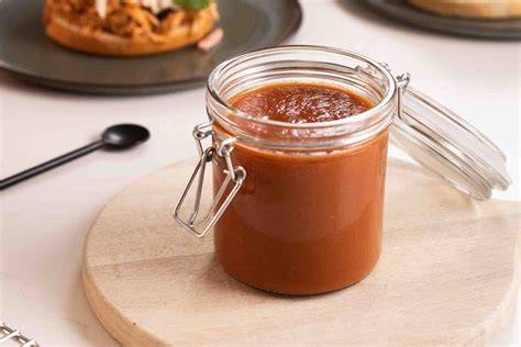 Zutaten für klassische BBQ Sauce im Überblick (Fotocollage)