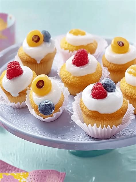 Zutaten für klassische Mini-Muffins mit Zuckerguss