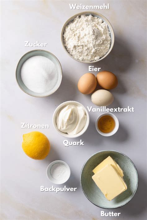 Zutaten für klassischen Rührkuchen mit Margarine