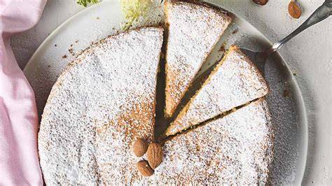 Zutaten für mallorquinischen Mandelkuchen