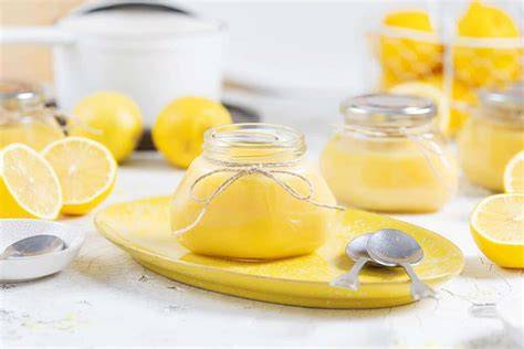 Zutaten für selbstgemachtes Ananas-Eis - Infografik