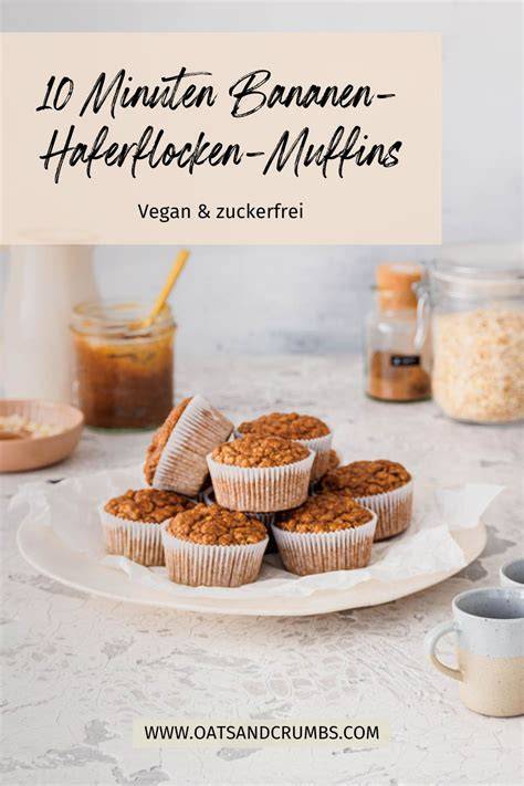 Zutaten für vegane, glutenfreie Muffins - Haferflocken, Mandeln, Bananen, Apfelmus, Pflanzenmilch