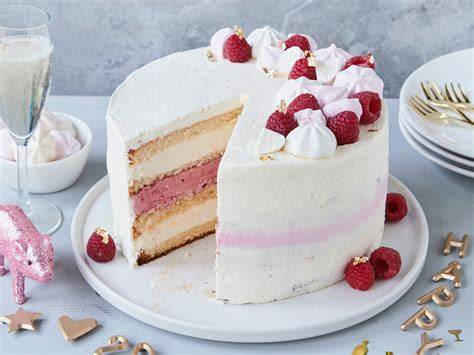 Zutaten und Küchenutensilien für Pink Champagner Torte
