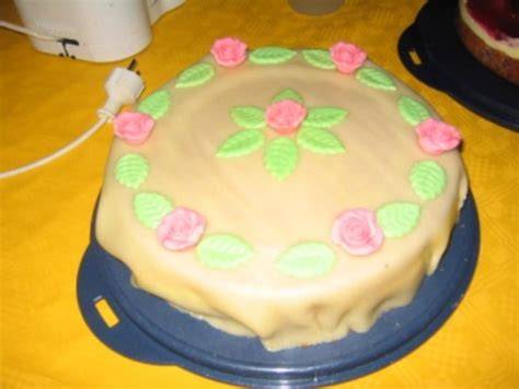 Zutaten und typische Farben für eine Prinzessintorte
