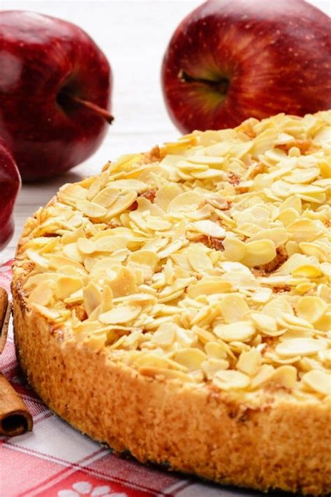 Zutaten-Auswahl für Apfelkuchen mit Marzipanstreuseln