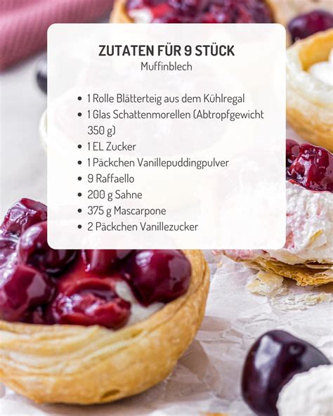 Zutaten-Flatlay: Blätterteig, Schattenmorellen, Schmand, Sahne, Zucker, Vanillezucker, Sahnesteif