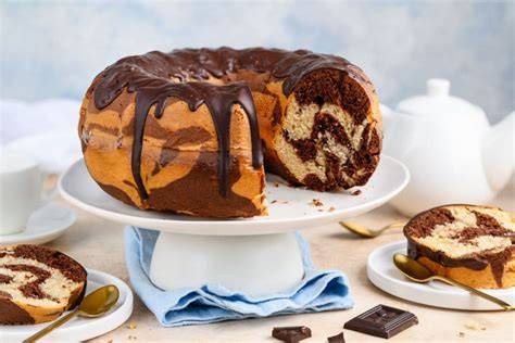 Zutaten-Infografik für Marmorkuchen mit Schokolade