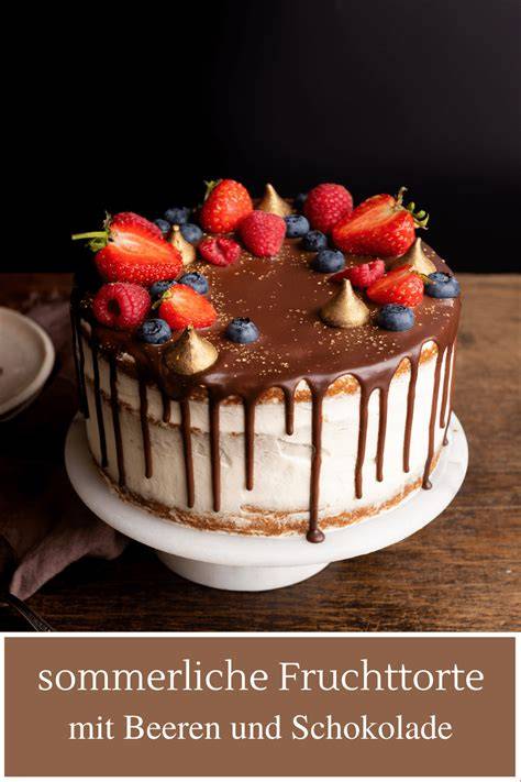 Zutaten-Vielfalt für Fruchttorte mit Schokolade
