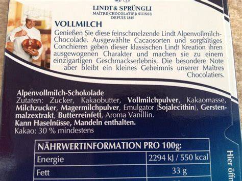 Zutatenliste einer Lindt Schokolade mit Markierung von Allergenen und Alkohol