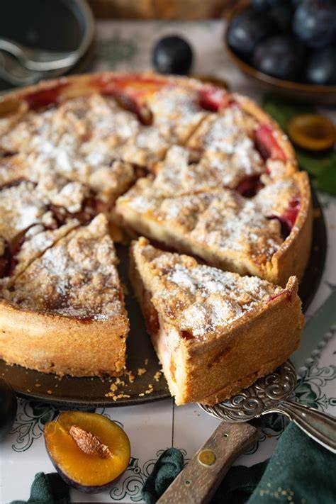 Zwetschgen auf Schmandkuchen