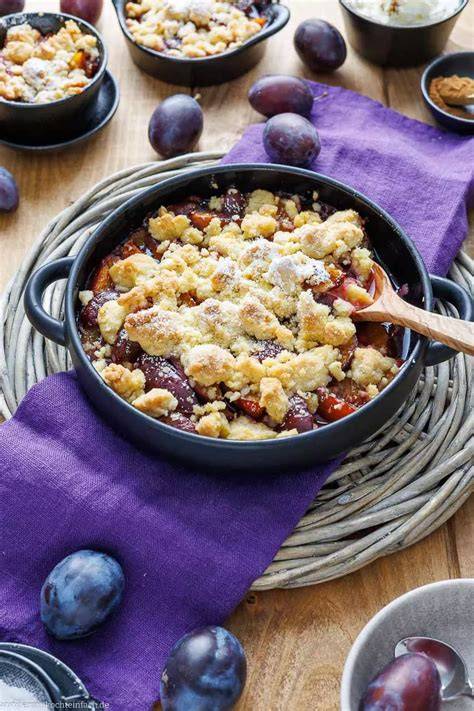 Zwetschgen-Crumble im Ofen