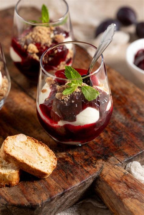 Zwetschgen-Tiramisu im Glas