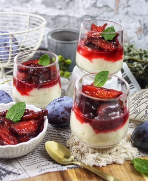 Zwetschgenkompott mit Vanillepudding