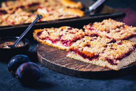 Zwetschgenkuchen, Kaffeetafel, herbstliches Ambiente