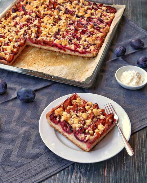 Zwetschgenkuchen mit Streusel im Tortenring