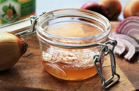 Zwiebel, Honig und Zwiebelsaft als Hausmittel dargestellt