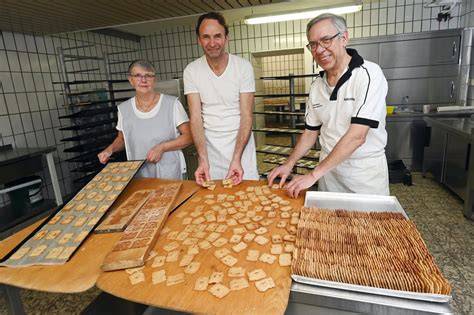 alte Klosterbäckerei bei der Lebkuchenherstellung