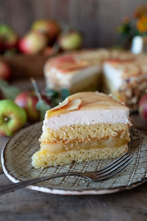 apfel-rhabarber-tarte mit mandelboden