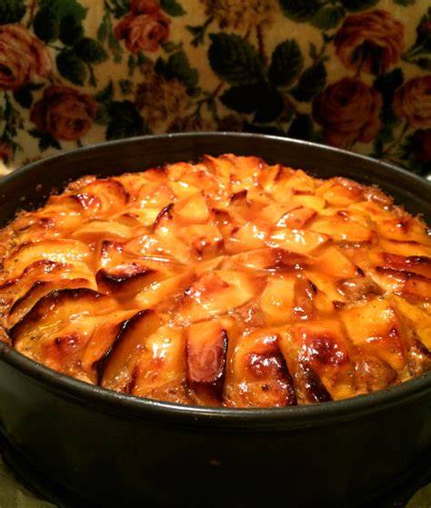 apfelkuchen aus dem ofen, servieren