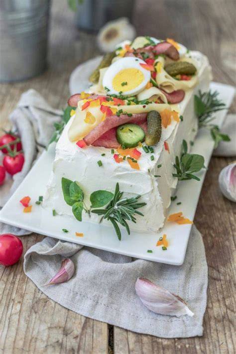 brottorte zum brunch mit dekoration