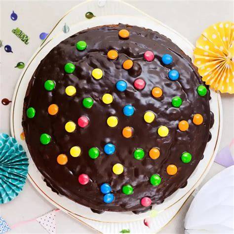 bunter Schokokuchen mit Schokolinsen