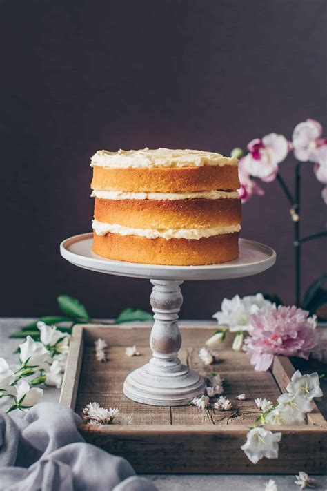 buttercreme naked cake torte