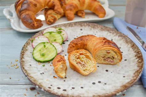 croissants auf buffett mit dips