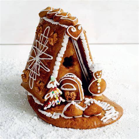detailliertes Bild eines fertig dekorierten Lebkuchen-Hexenhauses