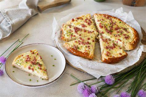 flammkuchen-variation-ingredienzen-toppings-kaese-obst-nuesse