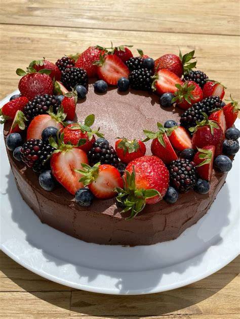 früchte auswahl dekorieren torte