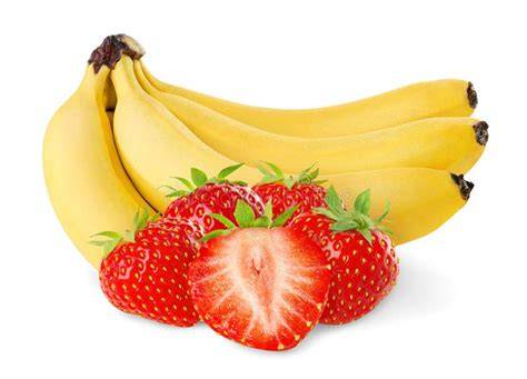 frische Erdbeeren und Bananen auf dem Schneidebrett