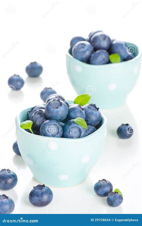 frische Heidelbeeren in einer Schüssel